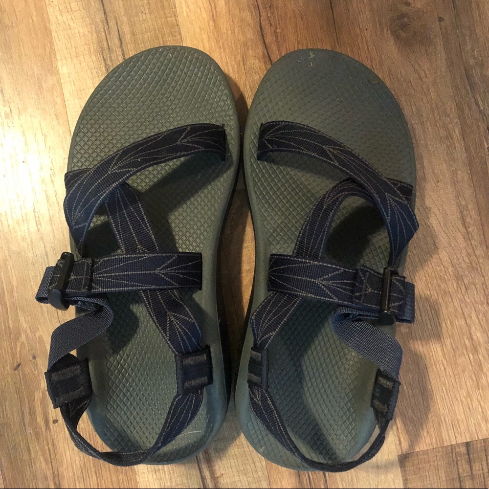 Only worn 2-3 times Chaco sandals. (MENS 10 WIDE)